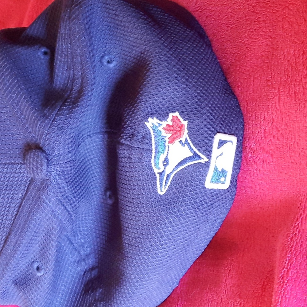 Baseball cap - Picture 2 of 5